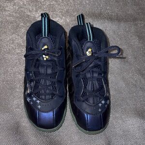 Nike Air Foamposite One Obsidian Metallic Gold size 10c